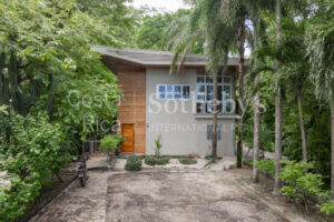 Casa Manifesting