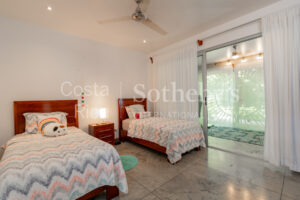 Casa Manifesting