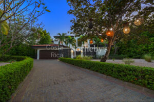 Casa Arbolada in Golf Community at Pinilla
