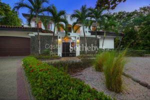 Casa Arbolada in Golf Community at Pinilla