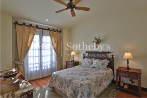 Lake Front Villa in Pinilla