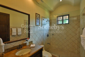 Lake Front Villa in Pinilla