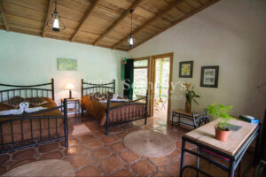 1000ac conservation cloud forest with waterfalls, ecolodge, owner residence