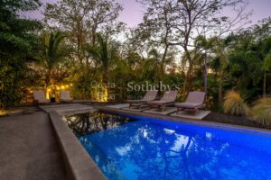 Villas Aolani
