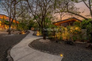 Villas Aolani