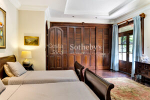 Colonial Estate with Tennis Court on 7 Acres