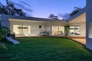 Modern Beach House in Montezuma