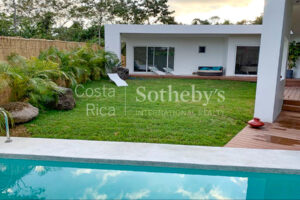 Modern Beach House in Montezuma