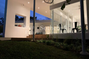 Modern Beach House in Montezuma