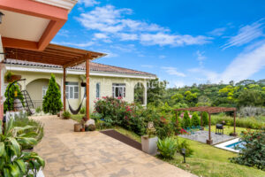 Versailles Residence – San Isidro, Alajuela