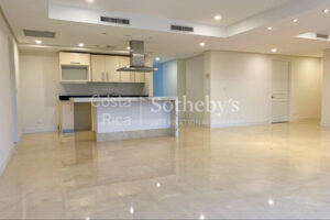 Splendid Three Bedroom Apartment in el Cortijo