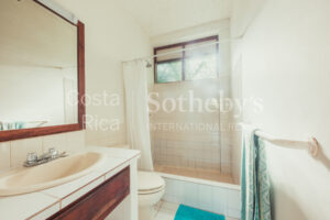 Condo Las Flores Poinciana B