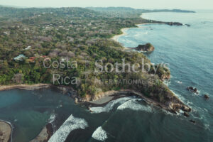 A-36-A Walking Distance to Pelada and the Boca