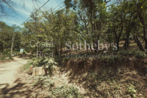 A-36-A Walking Distance to Pelada and the Boca