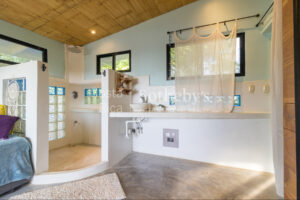 Ocean & Valley View Green Oasis