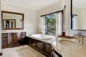 Altavista Luxury Estate