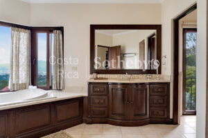 Altavista Luxury Estate