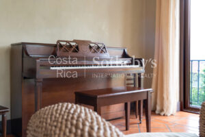 Altavista Luxury Estate