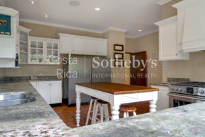 Altavista Luxury Estate