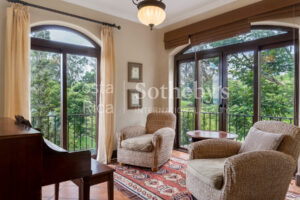 Altavista Luxury Estate