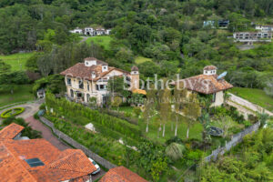 Altavista Luxury Estate
