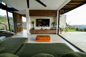 Panoramic Ocean & Mountain View Home