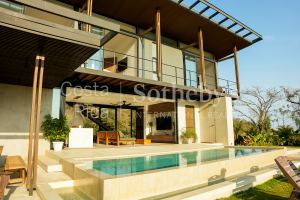 Panoramic Ocean & Mountain View Home