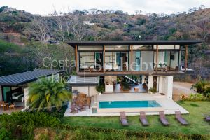 Panoramic Ocean & Mountain View Home