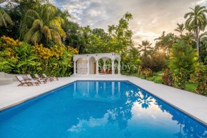 Casa Blanca: Lush and Peaceful Ocean Living