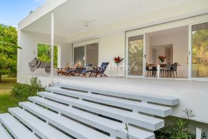 Casa Blanca: Lush and Peaceful Ocean Living