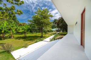 Casa Blanca: Lush and Peaceful Ocean Living