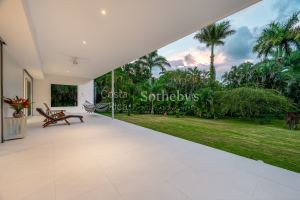 Casa Blanca: Lush and Peaceful Ocean Living