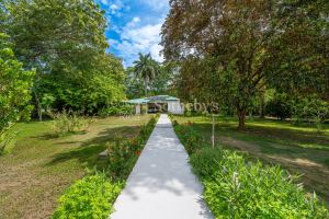 Casa Blanca: Lush and Peaceful Ocean Living