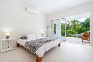 Casa Blanca: Lush and Peaceful Ocean Living