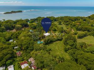 Casa Blanca: Lush and Peaceful Ocean Living
