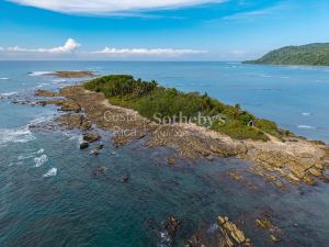 Casa Blanca: Lush and Peaceful Ocean Living