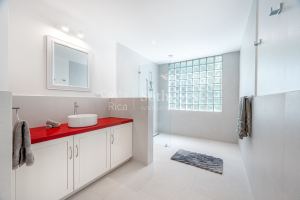 Casa Blanca: Lush and Peaceful Ocean Living