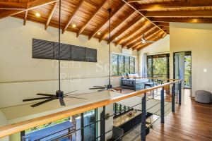 Casa Arbol