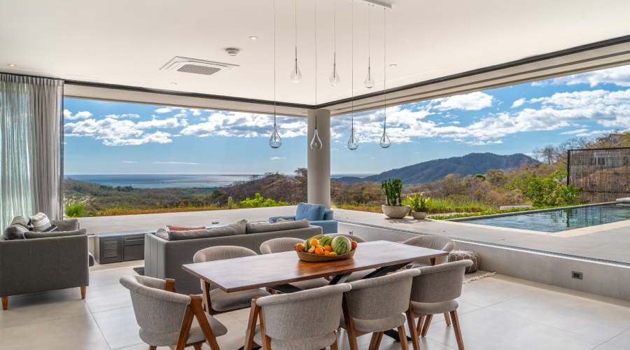Can I buy property in Costa Rica as a foreigner?