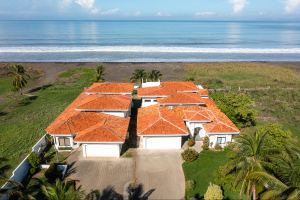 Bajamar Blue Beach House
