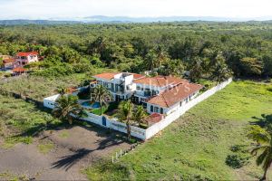 Bajamar Blue Beach House