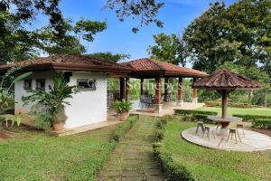 Orotina Estate Home