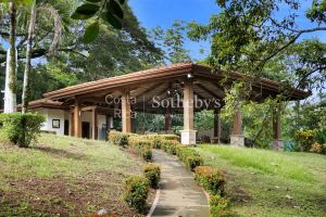 Orotina Estate Home