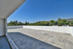 Oficinas Corporativa de 3 Niveles for Rent