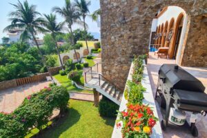 Villa León, Manzanillo, Colima