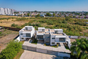 Casa 2 dentro de Coto de 3 casas, Campestre los Pinos, Zapopan