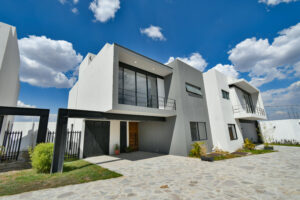 Casa 2 dentro de Coto de 3 casas, Campestre los Pinos, Zapopan