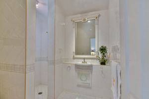 Price Improvement, Residencia Bosque Mediterráneo en Cañadas