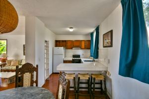 Departamento en venta en Vida del Mar, Manzanillo-planta baja y vista al jardín