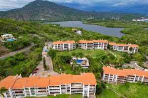 Departamento en venta en Vida del Mar, Manzanillo-planta baja y vista al jardín
